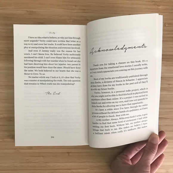 Verity by Colleen Hoover - Picture 9 of 10